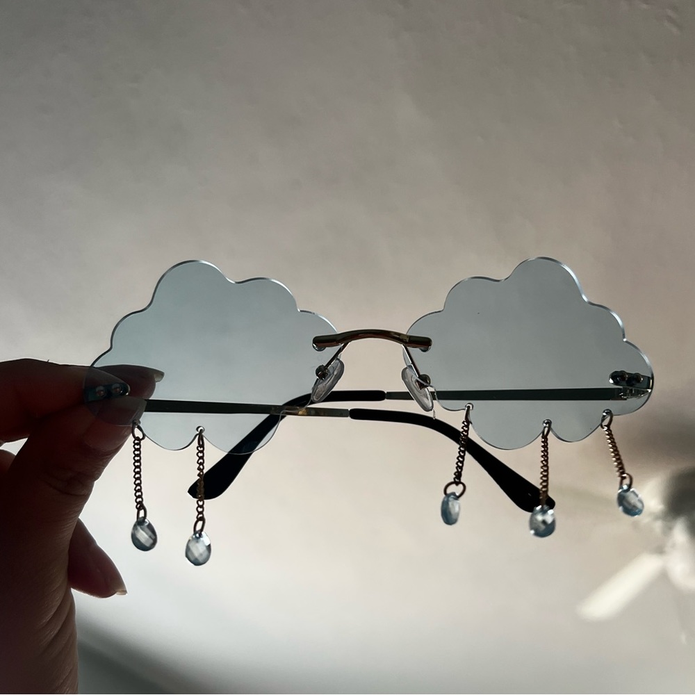 Blue cloud dangle sunglasses